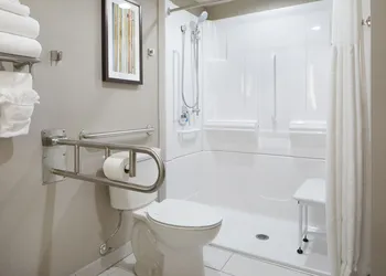 Wingate by Wyndham St. Clairsville/Wheeling hotel thumbnail 4