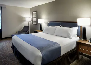 Wingate by Wyndham St. Clairsville/Wheeling hotel thumbnail 5