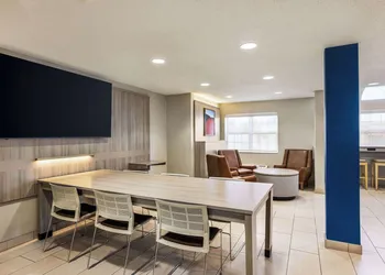 Microtel Inn & Suites by Wyndham New Ulm hotel thumbnail 3