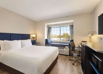 Microtel Inn & Suites by Wyndham New Ulm hotel thumbnail 6