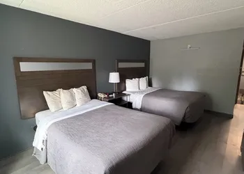 Q Lodge hotel thumbnail 3