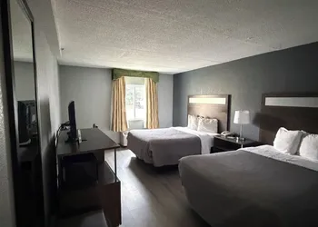 Q Lodge hotel thumbnail 5