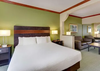 Comfort Inn & Suites Waco Woodway hotel thumbnail 7