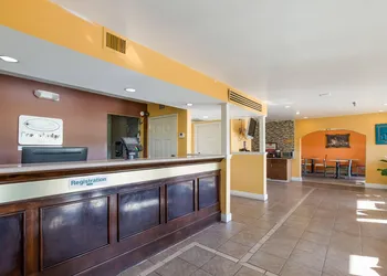 Econo Lodge Inn & Suites Brooks - Louisville South hotel thumbnail 4