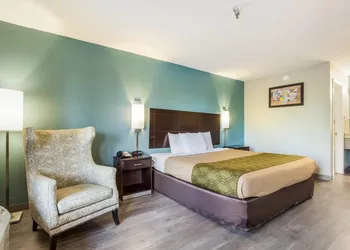 Econo Lodge Inn & Suites Brooks - Louisville South hotel thumbnail 5