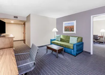 Holiday Inn Hotel & Suites Oklahoma City North by IHG hotel thumbnail 6
