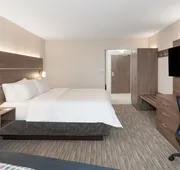 Holiday Inn Express Hotel & Suites Ottawa Airport by IHG hotel detail image 4