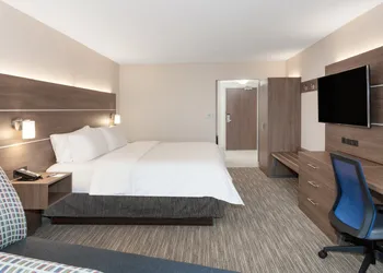 Holiday Inn Express Hotel & Suites Ottawa Airport by IHG hotel thumbnail 4