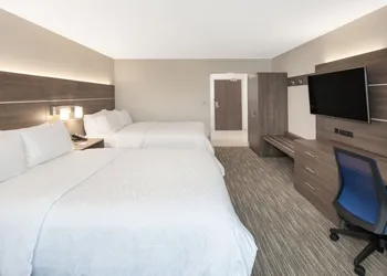 Holiday Inn Express Hotel & Suites Ottawa Airport by IHG hotel thumbnail 6