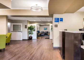 Comfort Inn & Suites Red Deer hotel thumbnail 3