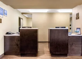 Comfort Inn & Suites Red Deer hotel thumbnail 4