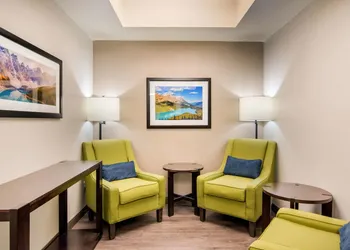 Comfort Inn & Suites Red Deer hotel thumbnail 5
