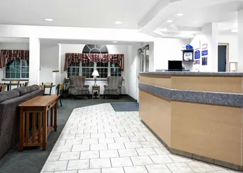 Microtel Inn & Suites by Wyndham Mankato hotel thumbnail 2