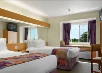 Microtel Inn & Suites by Wyndham Mankato hotel thumbnail 7