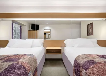 Microtel Inn & Suites by Wyndham Mankato hotel thumbnail 8