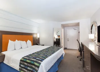 Days Inn by Wyndham Lanham Washington DC hotel thumbnail 4
