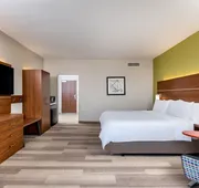 Holiday Inn Express & Suites Santa Ana - Orange County by IHG hotel detail image 4