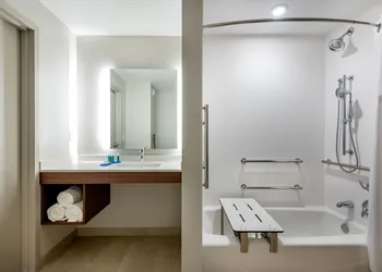 Holiday Inn Express & Suites Santa Ana - Orange County by IHG hotel thumbnail 5