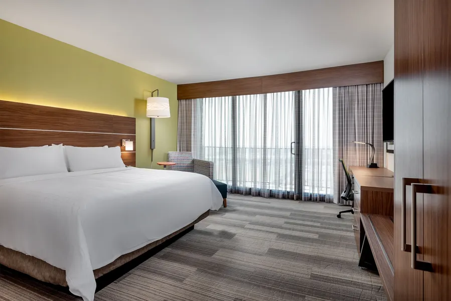 Holiday Inn Express & Suites Santa Ana - Orange County by IHG hotel detail image 6