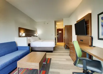 Holiday Inn Express & Suites Aurora - Naperville by IHG hotel thumbnail 3