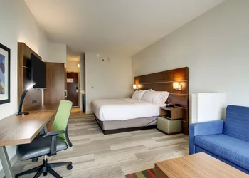 Holiday Inn Express & Suites Aurora - Naperville by IHG hotel thumbnail 4