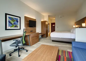 Holiday Inn Express & Suites Aurora - Naperville by IHG hotel thumbnail 5