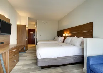 Holiday Inn Express & Suites Aurora - Naperville by IHG hotel thumbnail 6