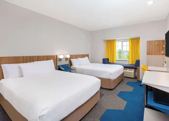 Microtel Inn & Suites by Wyndham Opelika hotel thumbnail 7