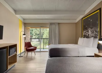 Super 8 by Wyndham Macon GA hotel thumbnail 5