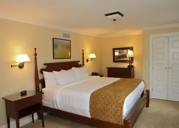 Publick House Historic Inn and Country Motor Lodge hotel thumbnail 8