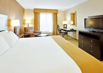 Holiday Inn Express Hotel & Suites Lebanon by IHG hotel thumbnail 3