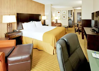 Holiday Inn Express Hotel & Suites Lebanon by IHG hotel thumbnail 6