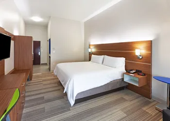 Holiday Inn Express Hotel & Suites Orange by IHG hotel thumbnail 2