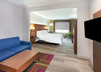 Holiday Inn Express Hotel & Suites Orange by IHG hotel thumbnail 3