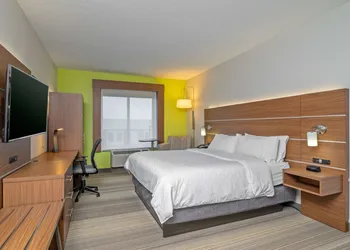 Holiday Inn Express Hotel & Suites Woodbridge by IHG hotel thumbnail 6