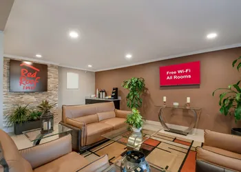 Red Roof Inn Dahlgren - Naval Base hotel thumbnail 4