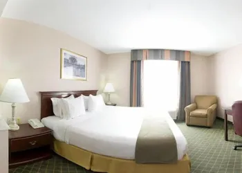 Holiday Inn Express Hotel & Suites Livingston by IHG hotel thumbnail 3