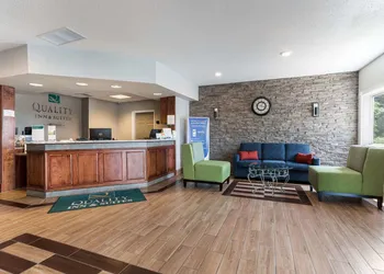 Quality Inn & Suites Ferdinand hotel thumbnail 2