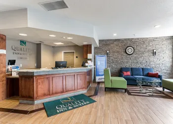 Quality Inn & Suites Ferdinand hotel thumbnail 5
