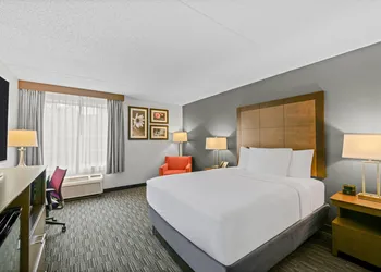 La Quinta Inn & Suites by Wyndham Atlanta Douglasville hotel thumbnail 4