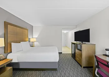 La Quinta Inn & Suites by Wyndham Atlanta Douglasville hotel thumbnail 7