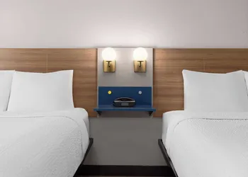 Microtel Inn & Suites by Wyndham Tracy hotel thumbnail 6