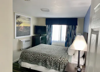 Beacon Inn and Suites hotel thumbnail 7