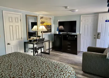 Beacon Inn and Suites hotel thumbnail 8