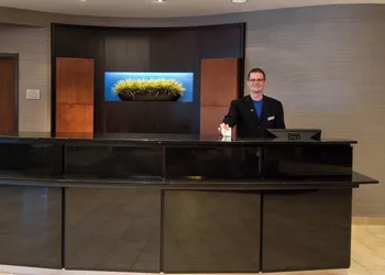 Courtyard by Marriott Madison East hotel thumbnail 3