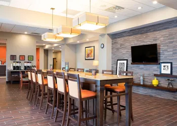 Hampton Inn Kalamazoo hotel thumbnail 2