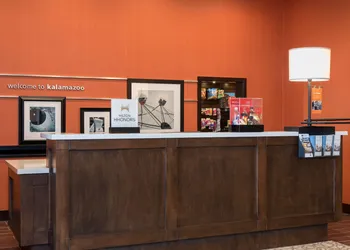 Hampton Inn Kalamazoo hotel thumbnail 3
