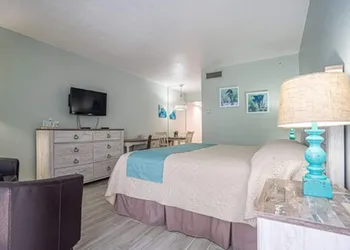 Carriage House Resort Motel hotel thumbnail 2