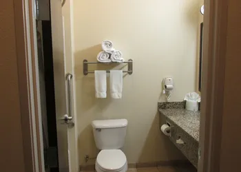Holiday Inn Express & Suites Wheeling by IHG hotel thumbnail 3