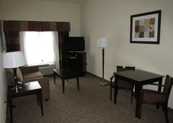 Holiday Inn Express & Suites Wheeling by IHG hotel thumbnail 4